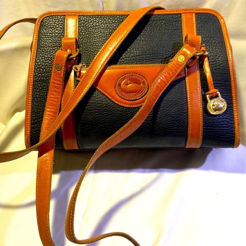 Dooney& Bourke shoulder bag
